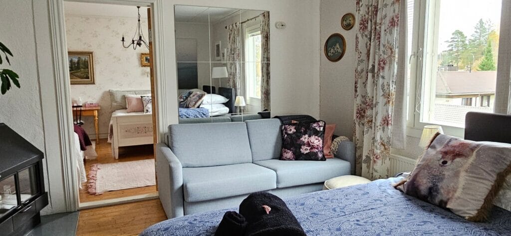 Huoneistomajoitus Unelma Mäntyharju - pieni oleskelunurkkaus